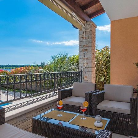 Ferienhaus In Pomer Mit Privatem Beheizten Pool Und Meerblick מראה חיצוני תמונה