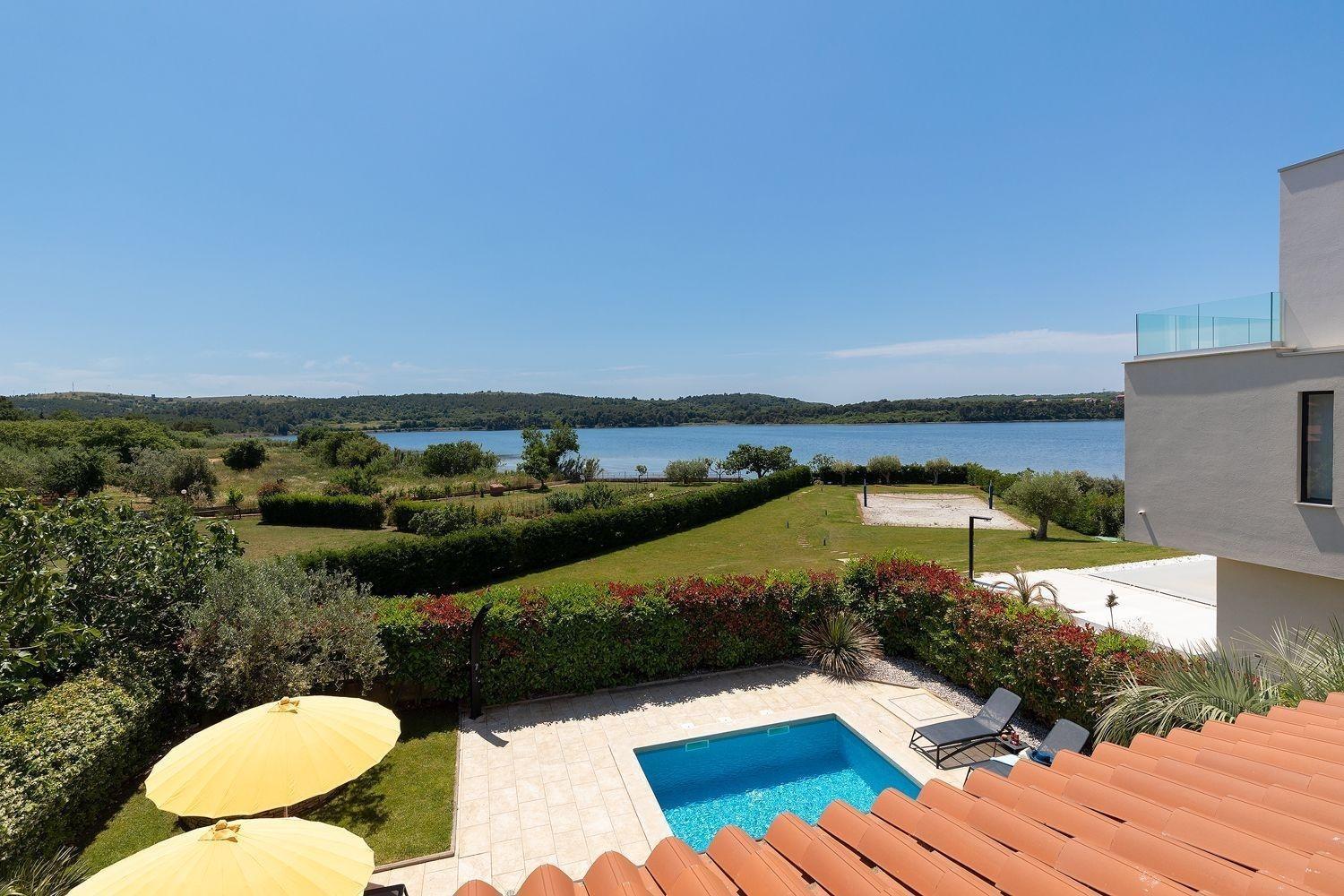 Ferienhaus In Pomer Mit Privatem Beheizten Pool Und Meerblick מראה חיצוני תמונה
