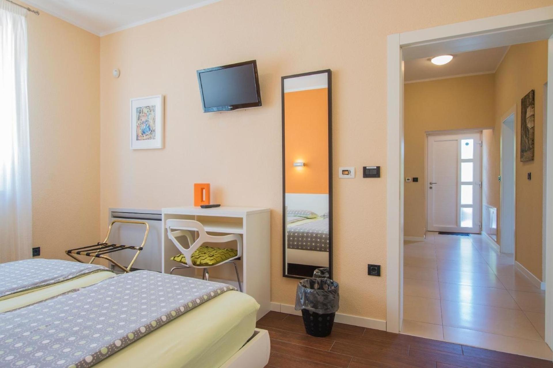 Ferienhaus In Pomer Mit Privatem Beheizten Pool Und Meerblick מראה חיצוני תמונה